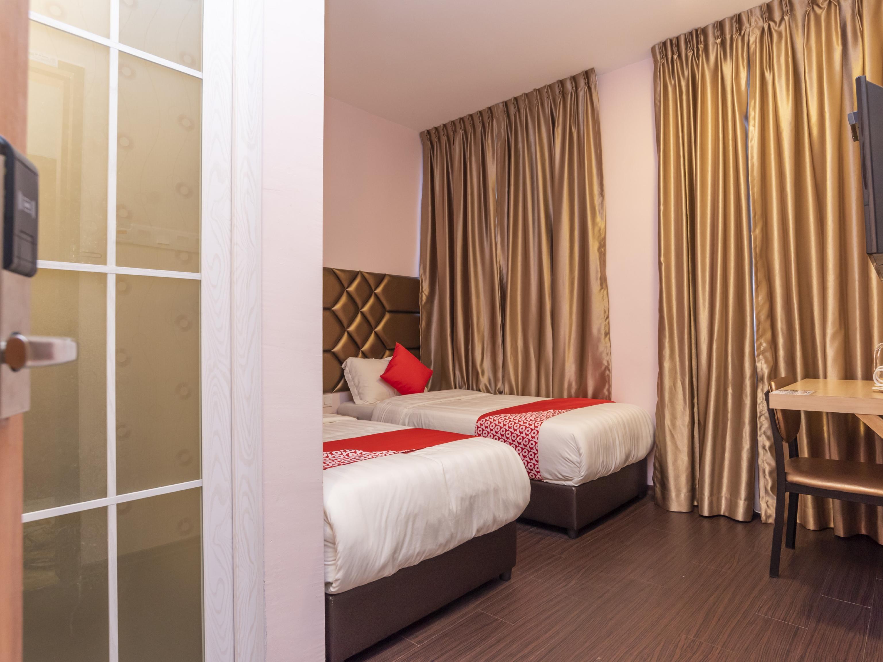 Zenz Hotel Кулай Екстер'єр фото