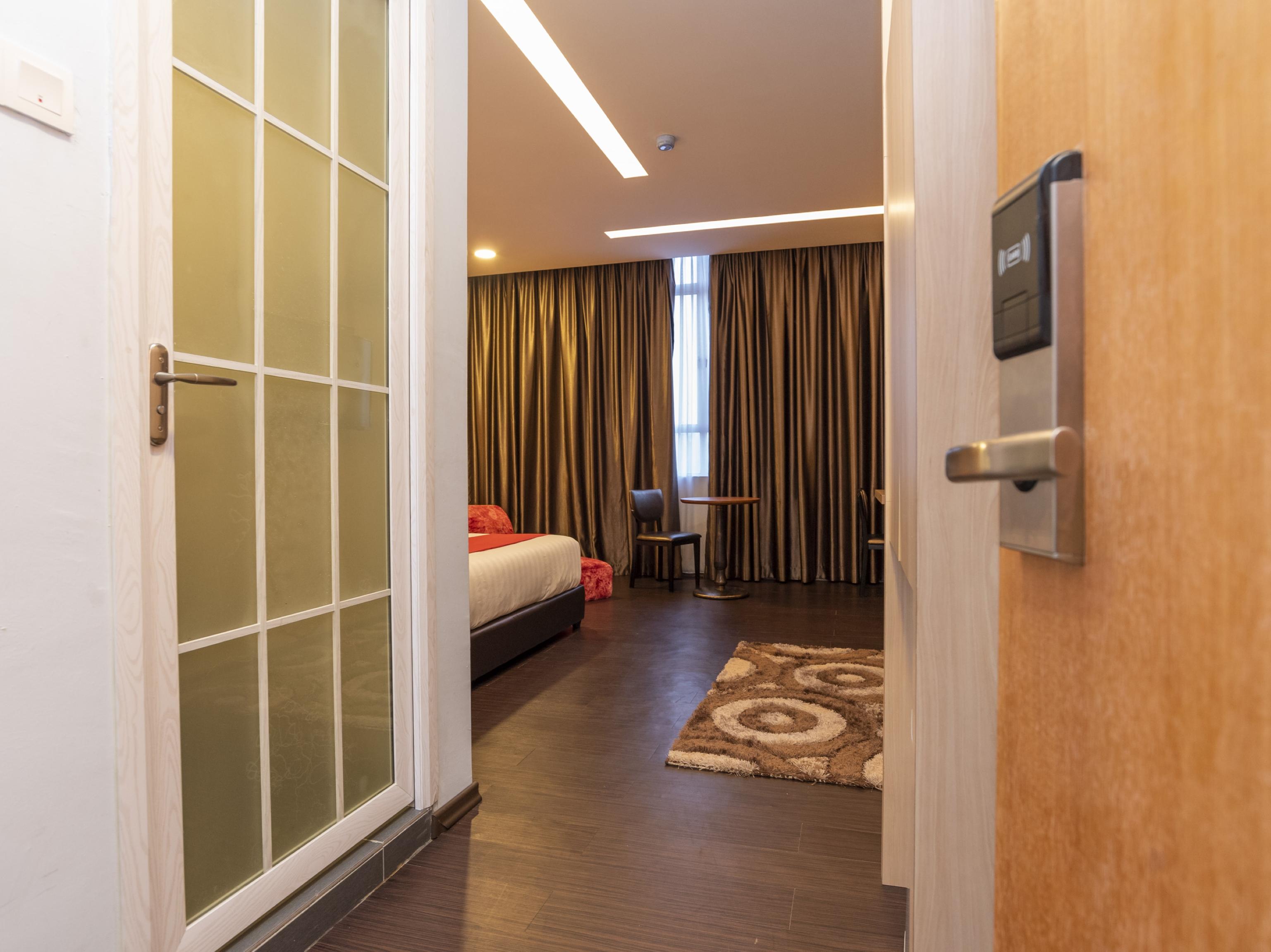 Zenz Hotel Кулай Екстер'єр фото